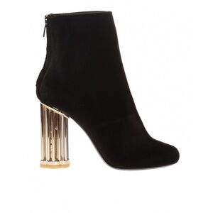 NWT SALVATORE FERRAGAMO coriano ankle boots size 8.5 C golden heel black velvet